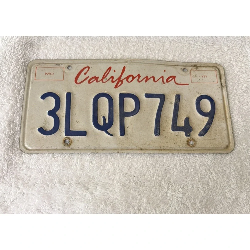 California Lipstick License Plate 3LQP749 Bar Man Cave Cars Vintage CA